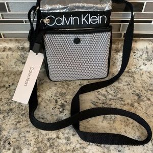 Calvin Klein Womens Tabbie Xbody Bag Blk/gry Nwt